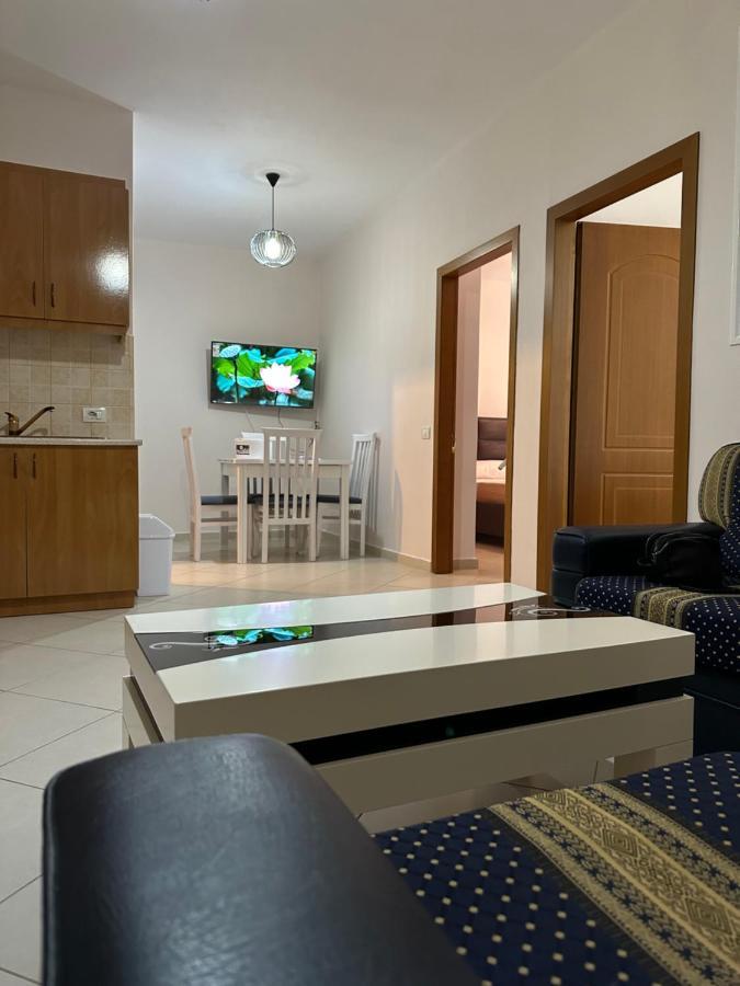 Cozy Twobedroom Apt. Beachfront