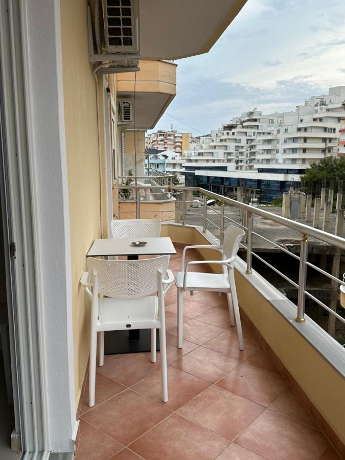 Cozy Twobedroom Apt. Beachfront Apartament *